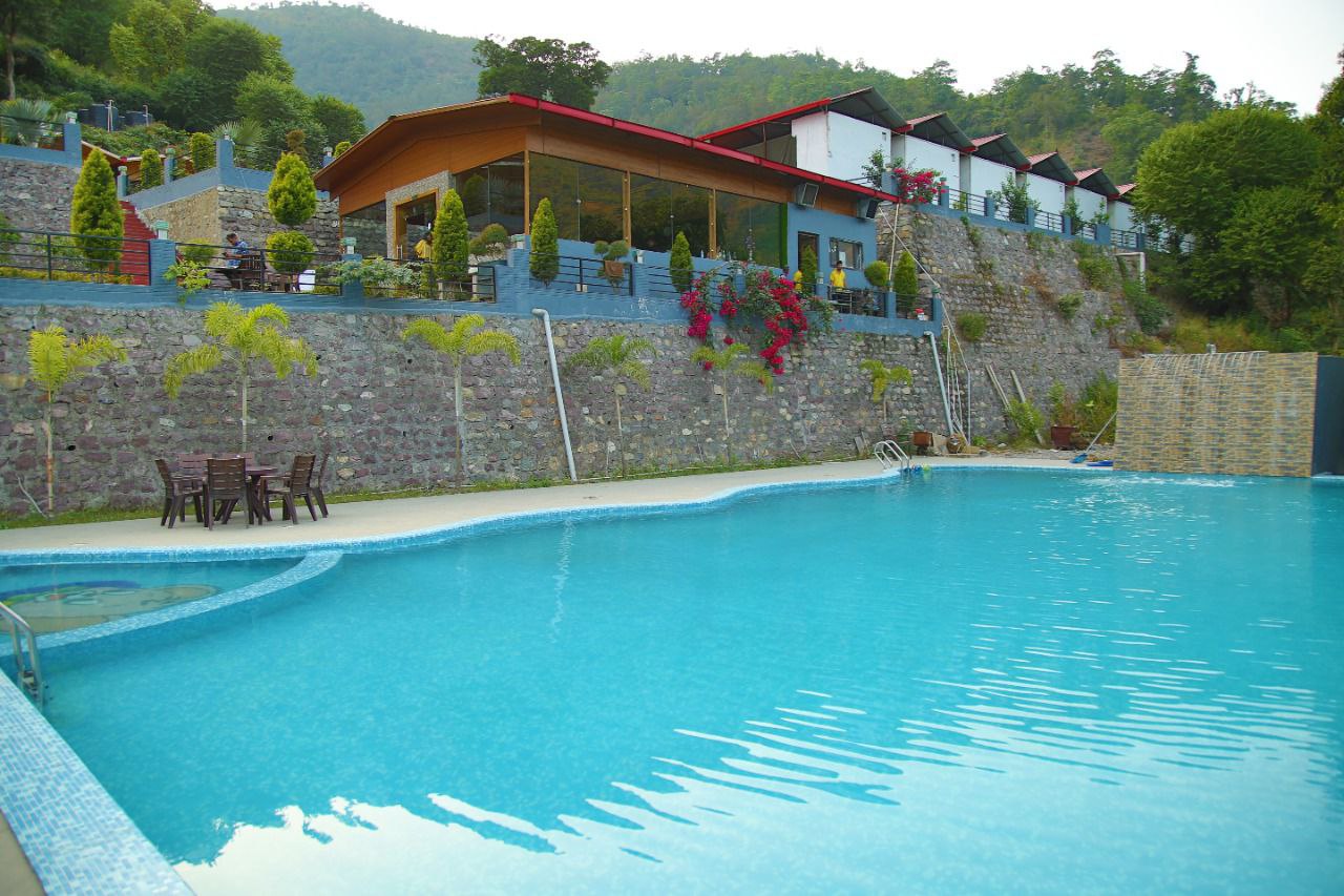 Resort with Swimming pool in Rishikesh