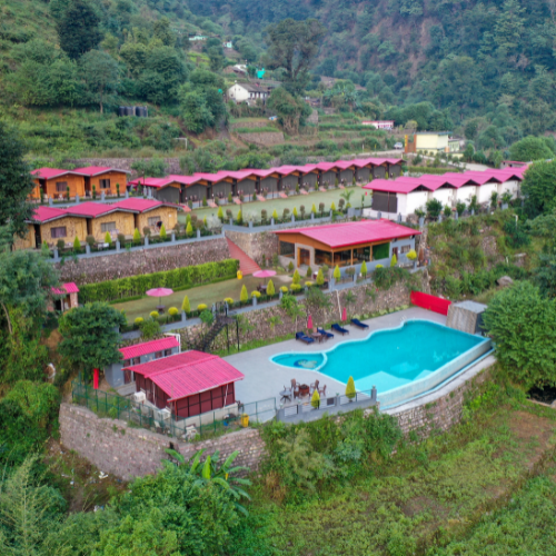 Resort with swimming pool in Rishikesh